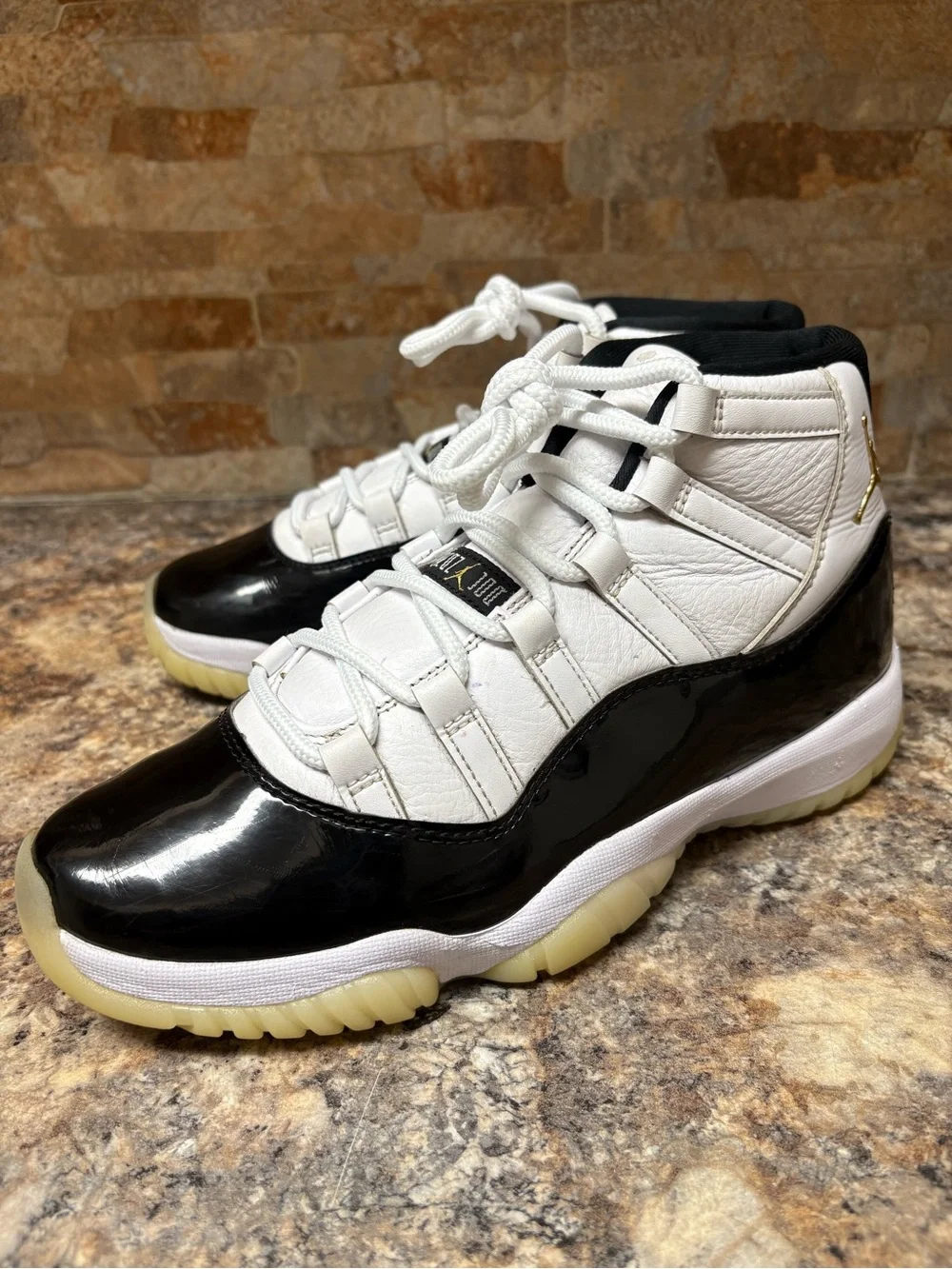 Air Jordan 11 Retro Gratitude White Metallic Gold Black Size 8.5
